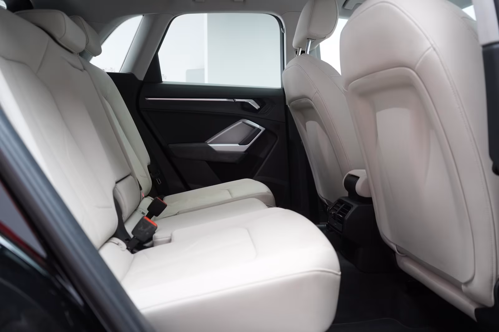 (B-075) Audi Q3 35 TFSI S tronic advanced Leder/Virtual/Matri - Image 11