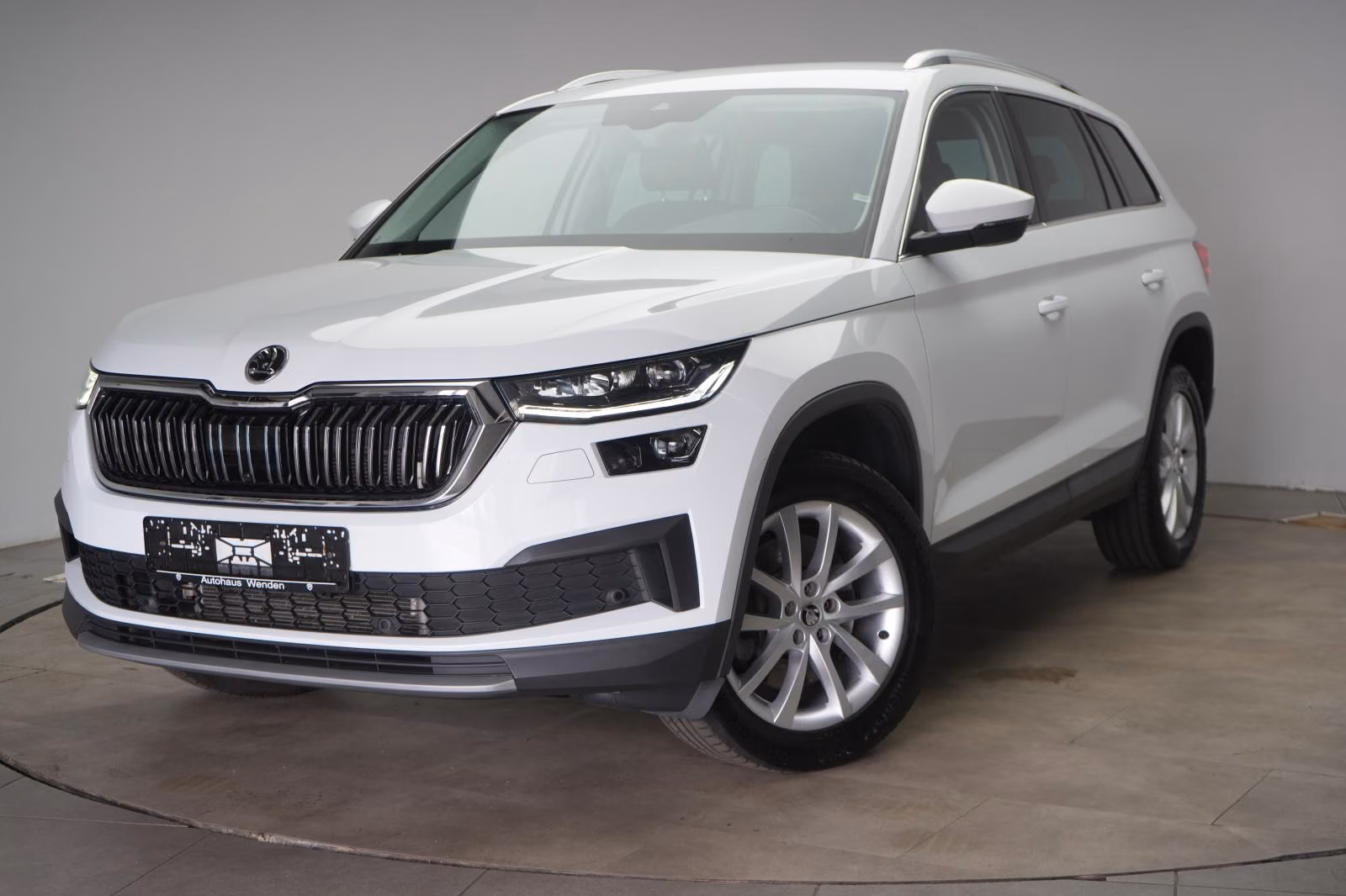 (B-451) Skoda Kodiaq 2.0 TDI 4x4 DSG Style Navi/Temp/Virtual/ - Image 3