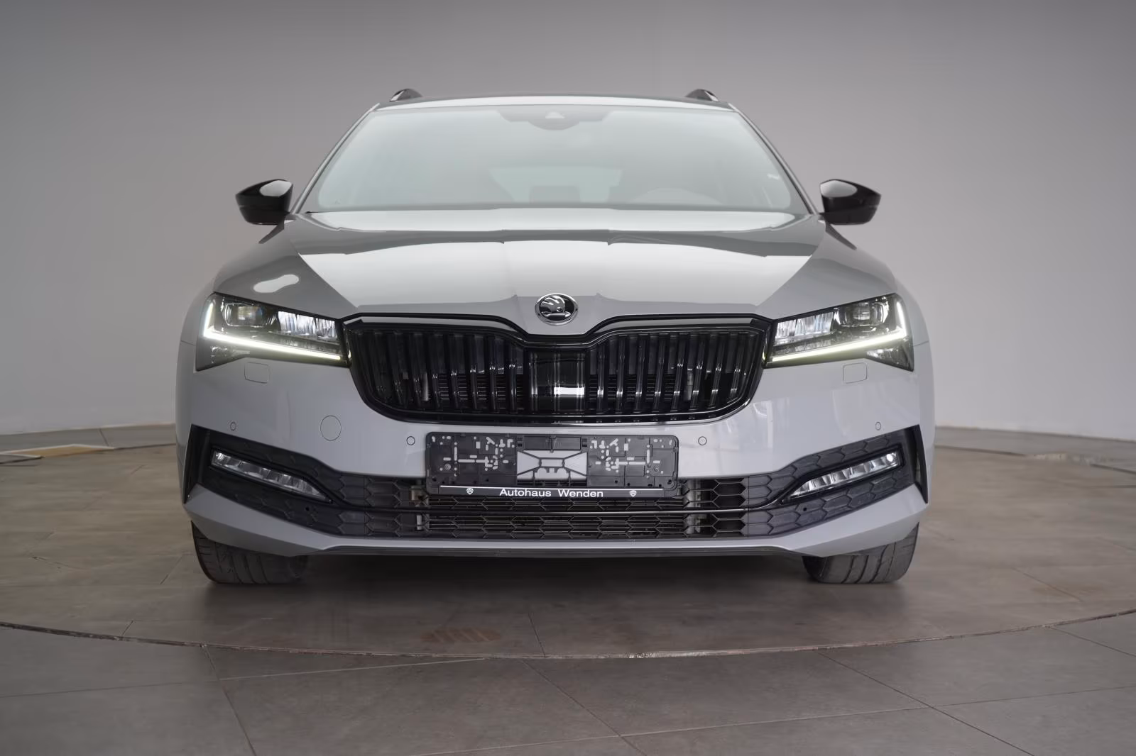 (B-311) Skoda Superb 2.0 TDI Sportline ACC/Kamera/Virtual/AHK/ - Image 2