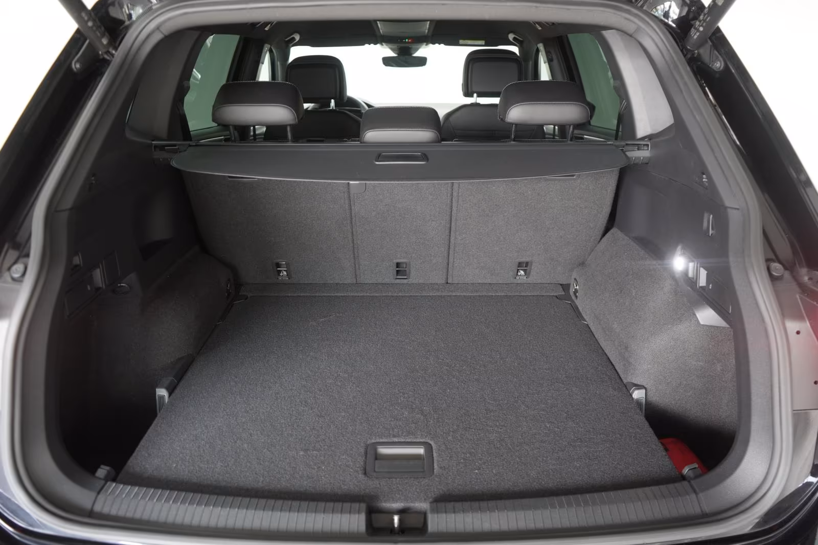 (B-374) Volkswagen Tiguan Allspace 2.0 TDI 4Motion DSG R line Navi/ - Image 23