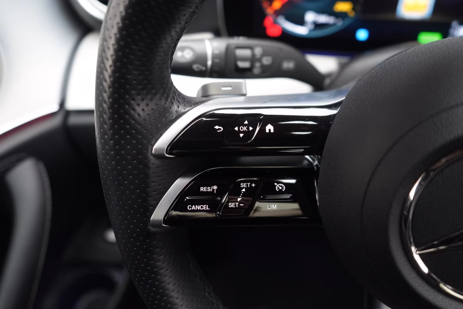 (B-240) Mercedes-Benz(Hybrid) E 300 de T 9G-TRONIC AMG Temp/Kamera/Pano/Burmes - Image 17