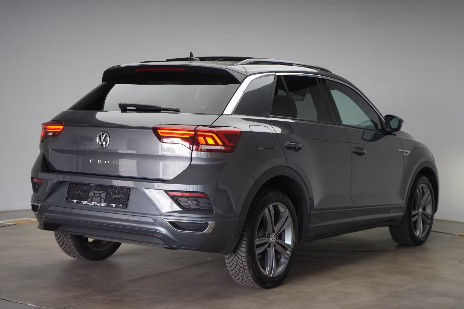 (B-629) Volkswagen T-Roc 1.5 TSI DSG R line Appconnect/Lane/Pano/Si - Image 5