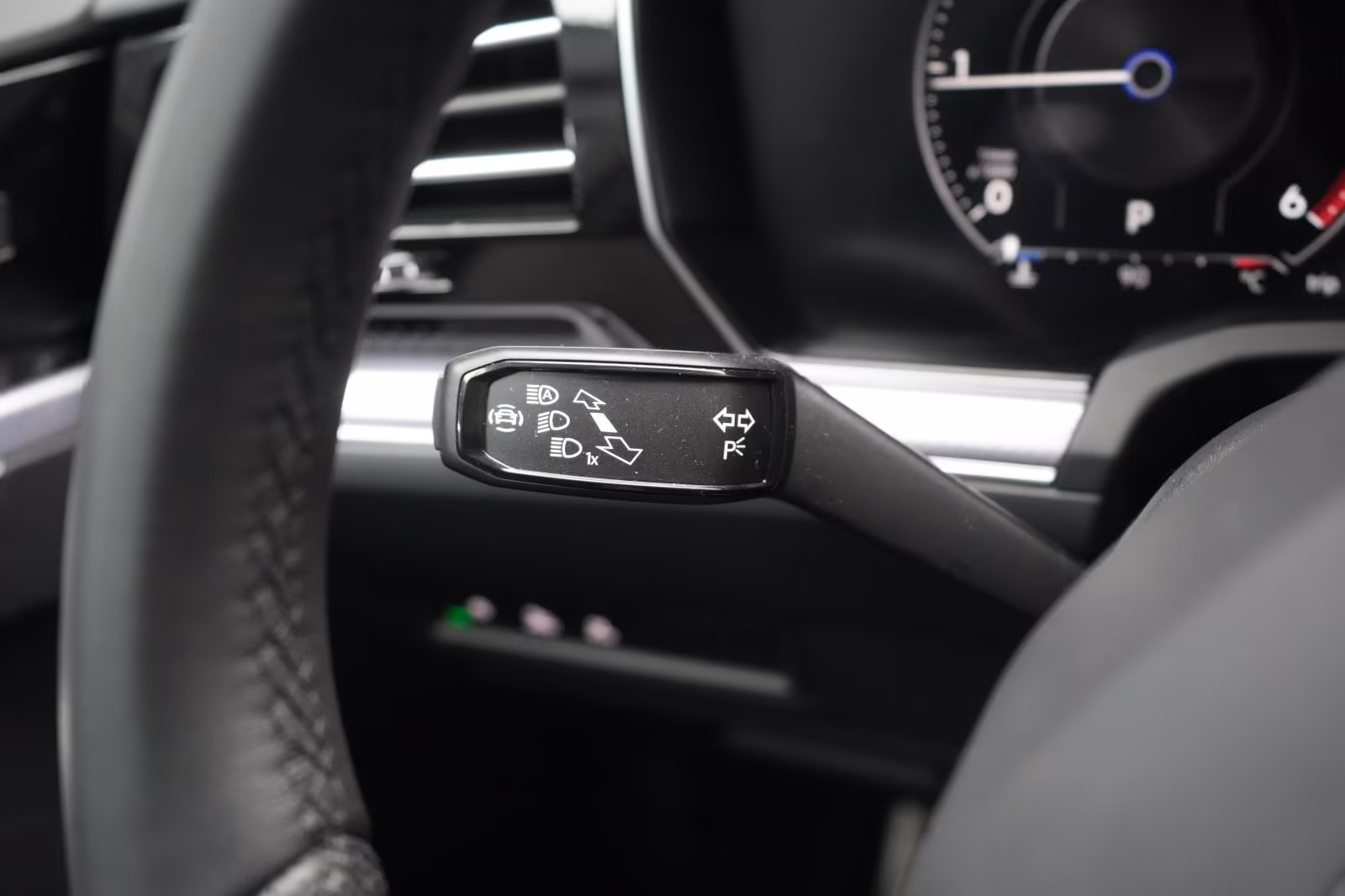 (B-135) Volkswagen Touareg 3.0 V6 TDI 4Motion R line Navi/Leder/A - Image 15