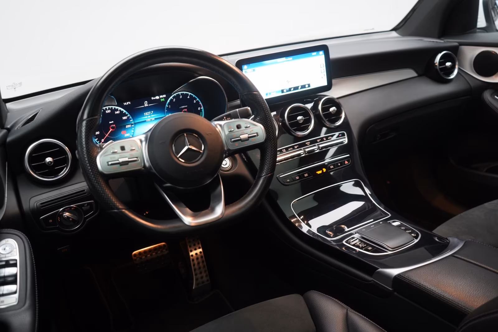 (B-180) Mercedes-Benz(Hybrid) GLC 300 de 4Matic 9G-Tronic Temp/Kamera/Virtu - Image 7