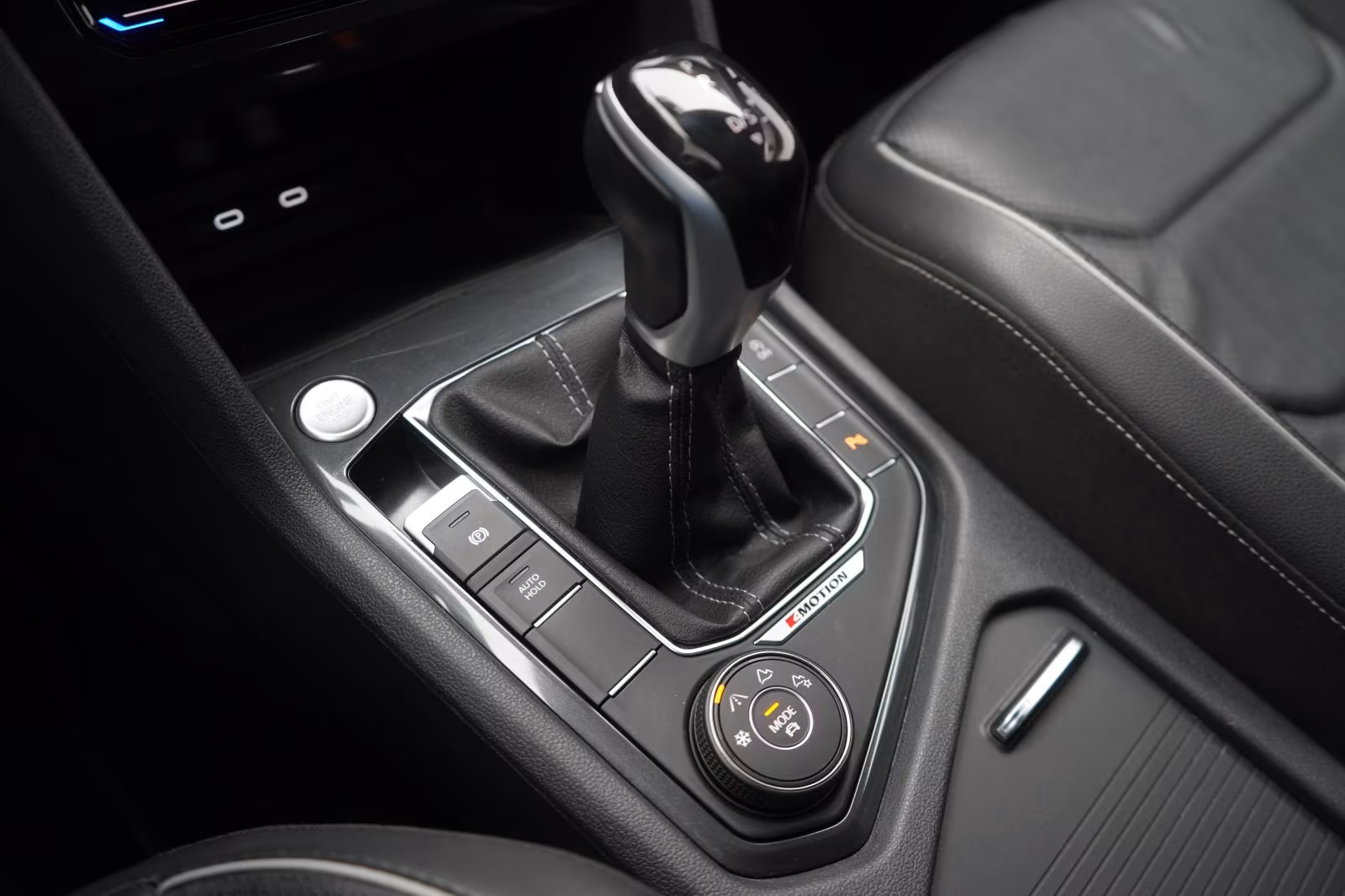 (B-373) Volkswagen Tiguan Allspace 2.0 TDI SCR 4Motion DSG R-Line - Image 12