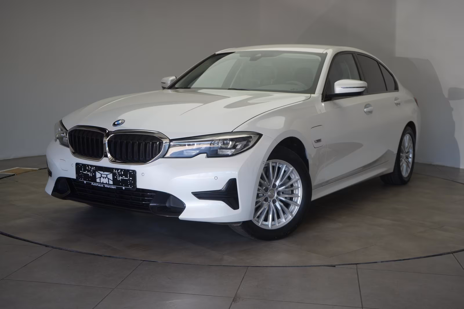 (B-017) BMW(Hybrid) 330 e Sport Line CarPlay/Temp/Kamera/Virtual/Sid - Image 2