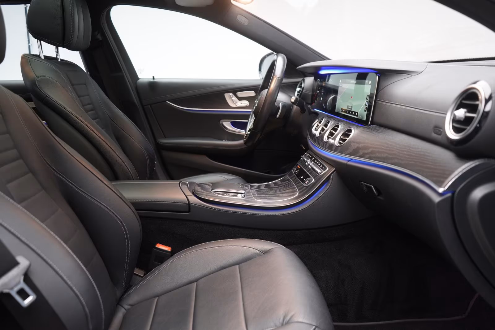 (B-341) Mercedes-Benz(Hybrid) E 300 de 4Matic T 9G-Tronic Avantgarde Leder/Dis - Image 9