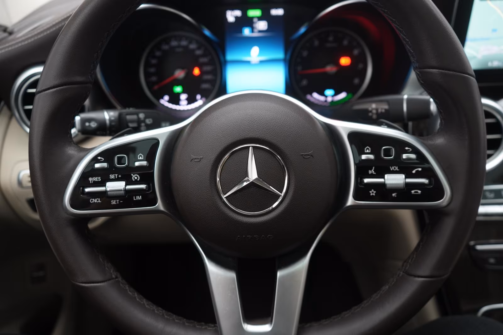 (B-05) Mercedes-Benz GLC 300 4Matic 9G-Tronic AMG Leder/Temp/Pano/Kam - Image 13