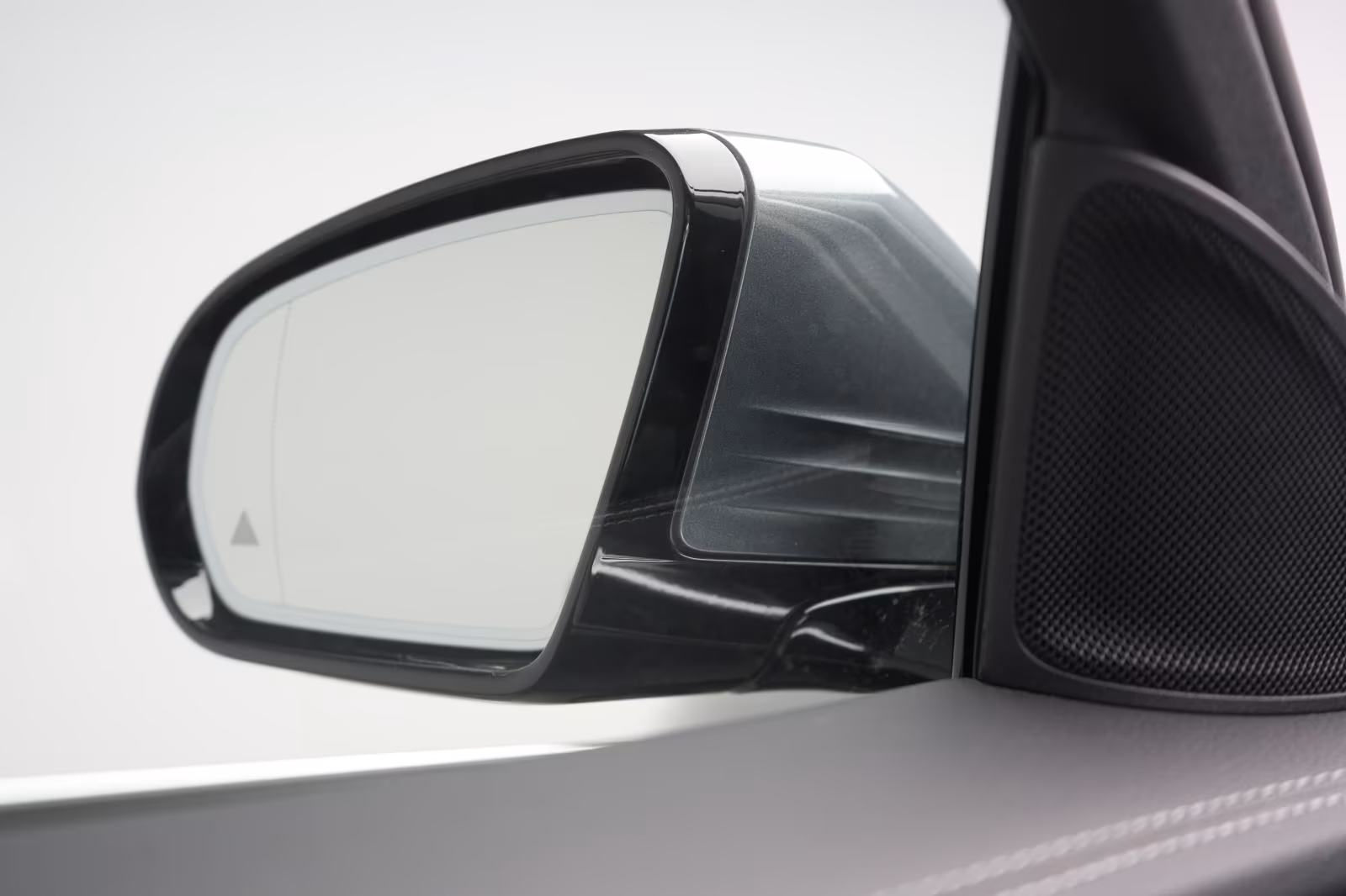 (B-355) Mercedes-Benz(Hybrid) E 300 de 9G-Tronic AMG Distronic/Kamera/Pano/L - Image 24