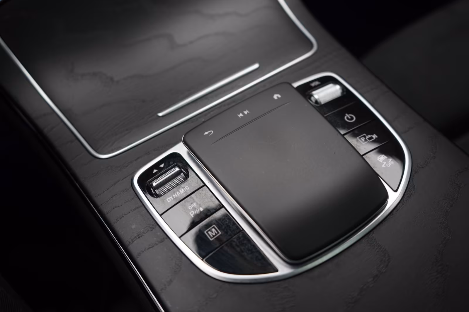 (B-297) Mercedes-Benz(Hybrid) GLC 300 de 4Matic AMG Distronic/kamera/Pano/ - Image 13
