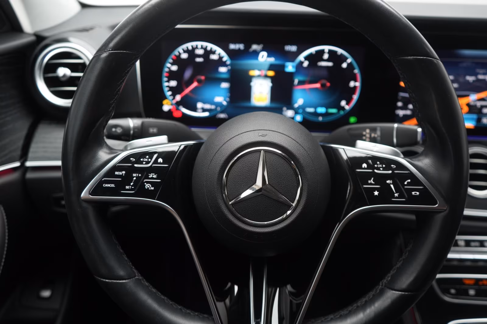 (B-772) Mercedes-Benz E 220 d 9G-Tronic Avantgarde CarPlay/Distronic/B - Image 15