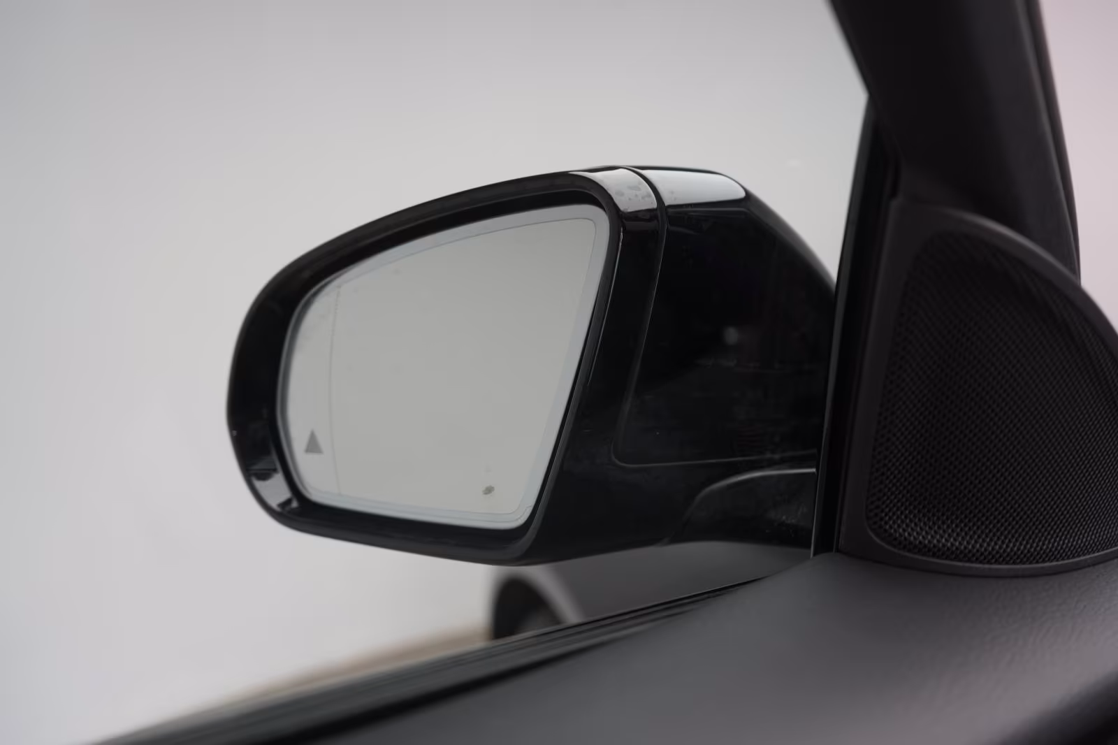 (B-647) Mercedes-Benz(Hybrid) E 300 de 9G-Tronic Avantgarde Distronic/Kamera/ - Image 27