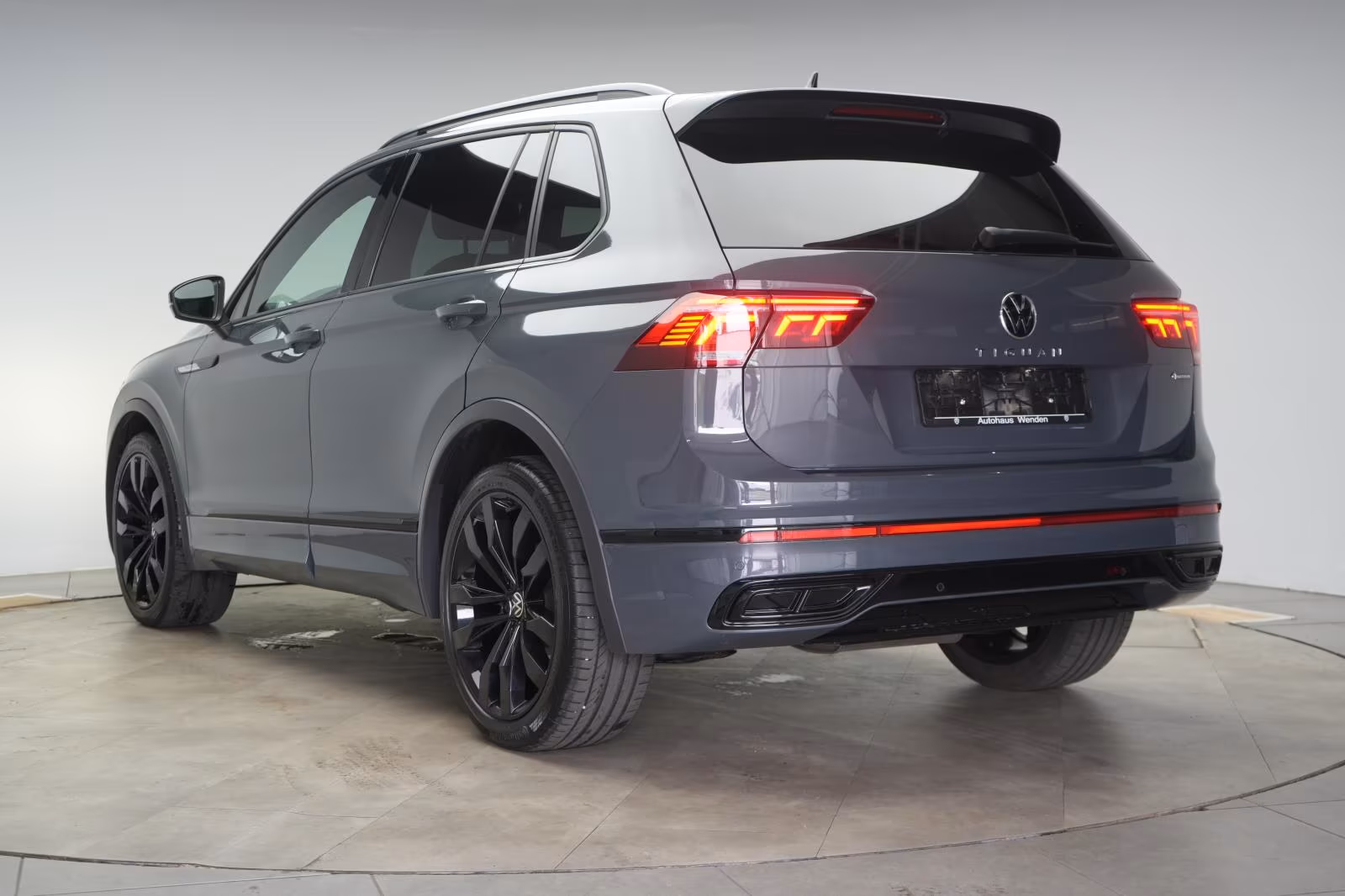 (B-312) Volkswagen Tiguan 2.0 TDI 4Motion DSG R-Line ACC/Kamera/AHK - Image 4