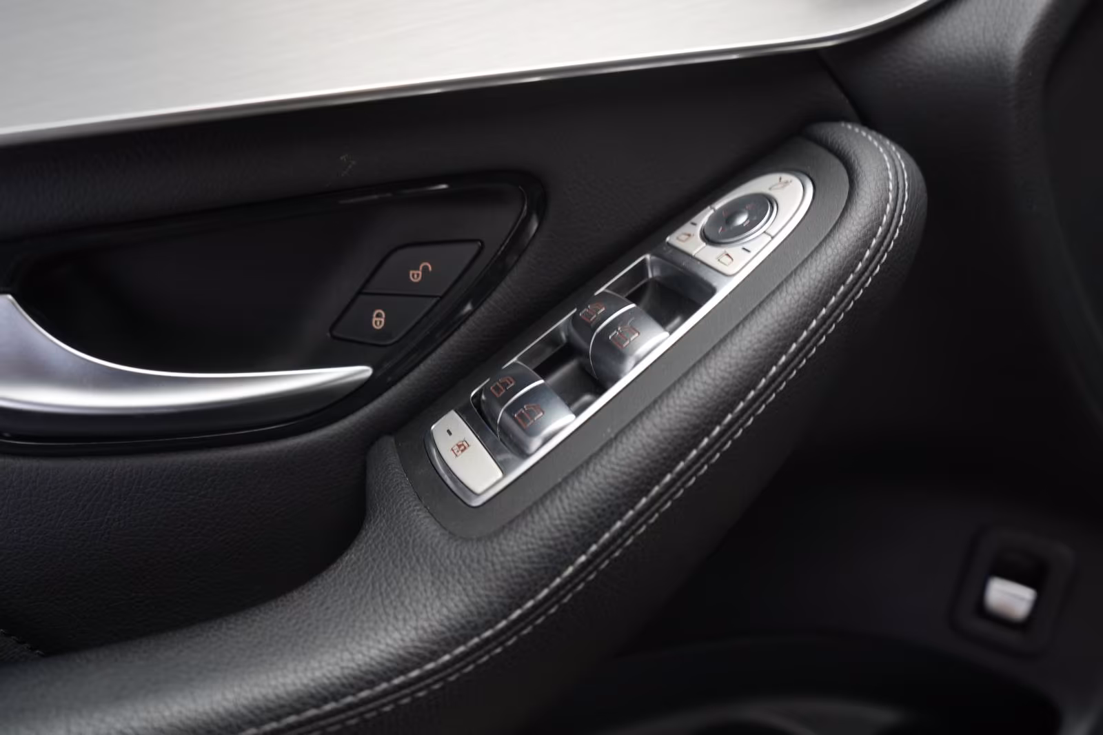 (B-739) Mercedes-Benz GLC 300 d 4Matic 9G-Tronic AMG Distronic/Kam - Image 14