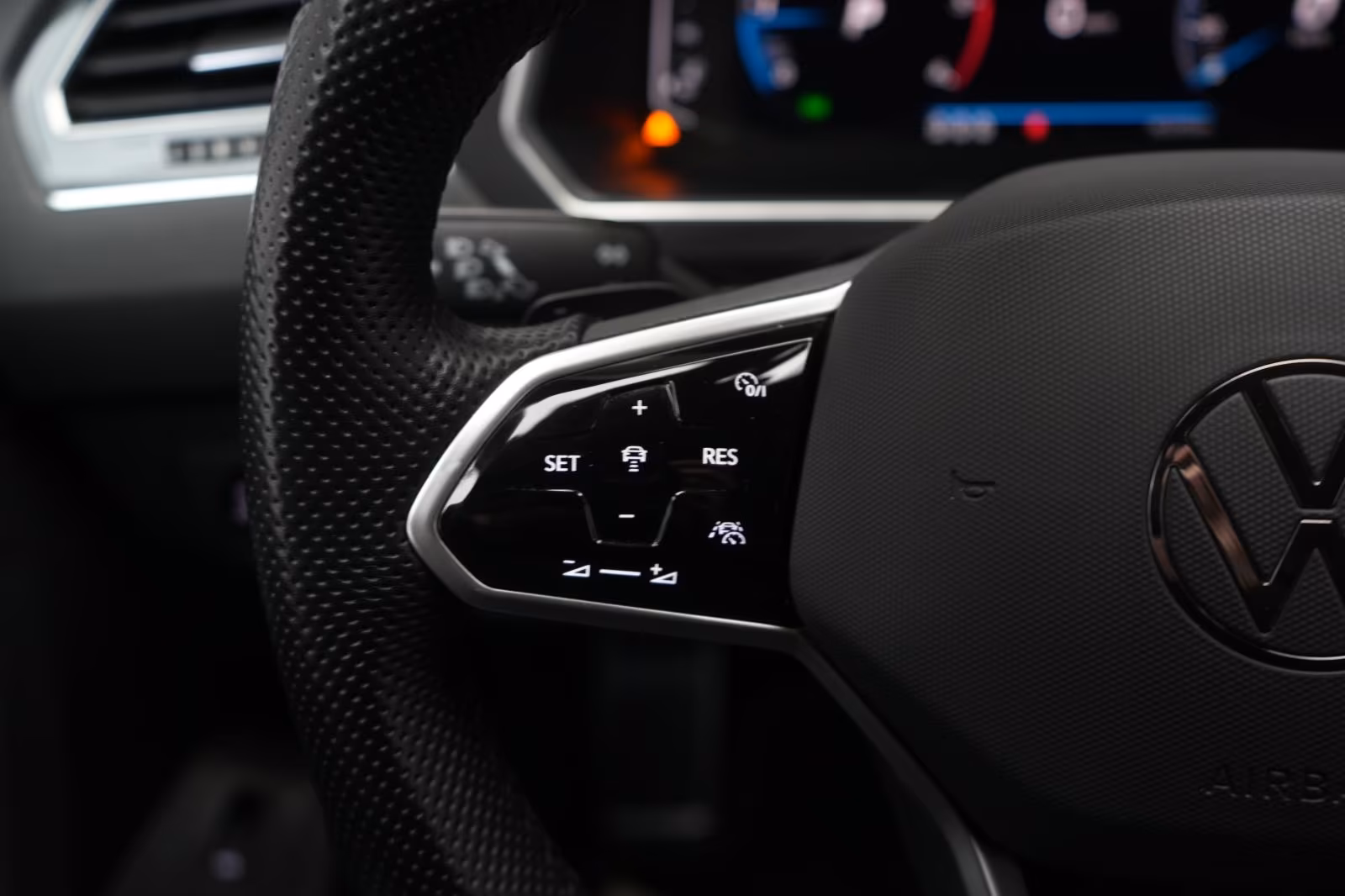 (B-347) Volkswagen Tiguan Allspace 2.0 TDI 4Motion DSG R-Line ACC/K - Image 13