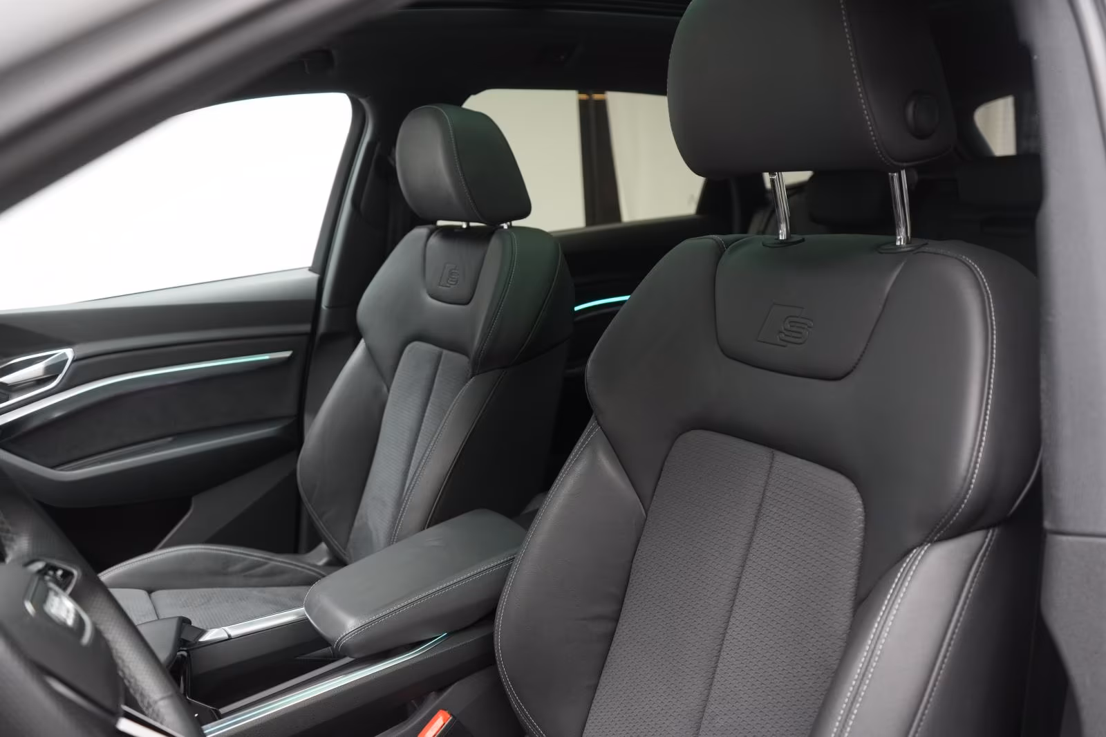 (B-506) Audi e-tron 55 quattro S line - Image 8