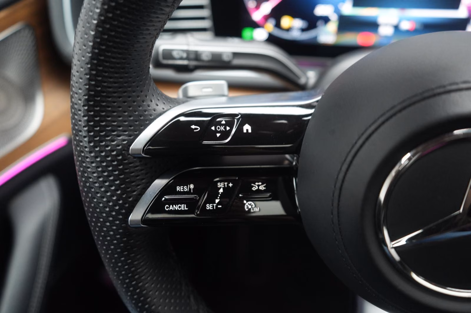 (B-517) Mercedes-Benz GLS450 d 4Matic 9G-Tronic AMG Pano/Bur/HUD - Image 15