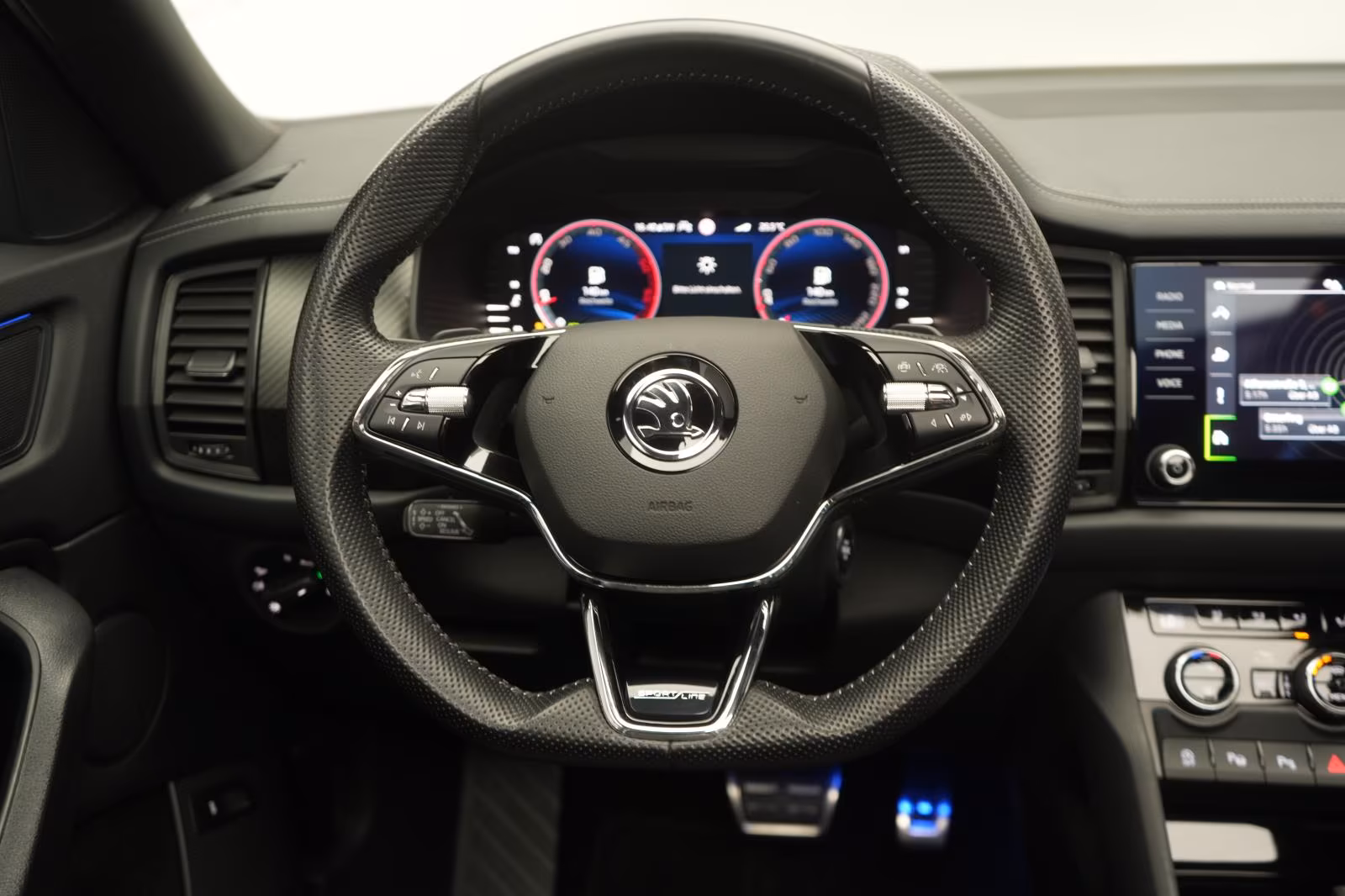 (B-112) Skoda Kodiaq 2.0 TDI 4x4 DSG Sportline LederACC/Pano/K - Image 16