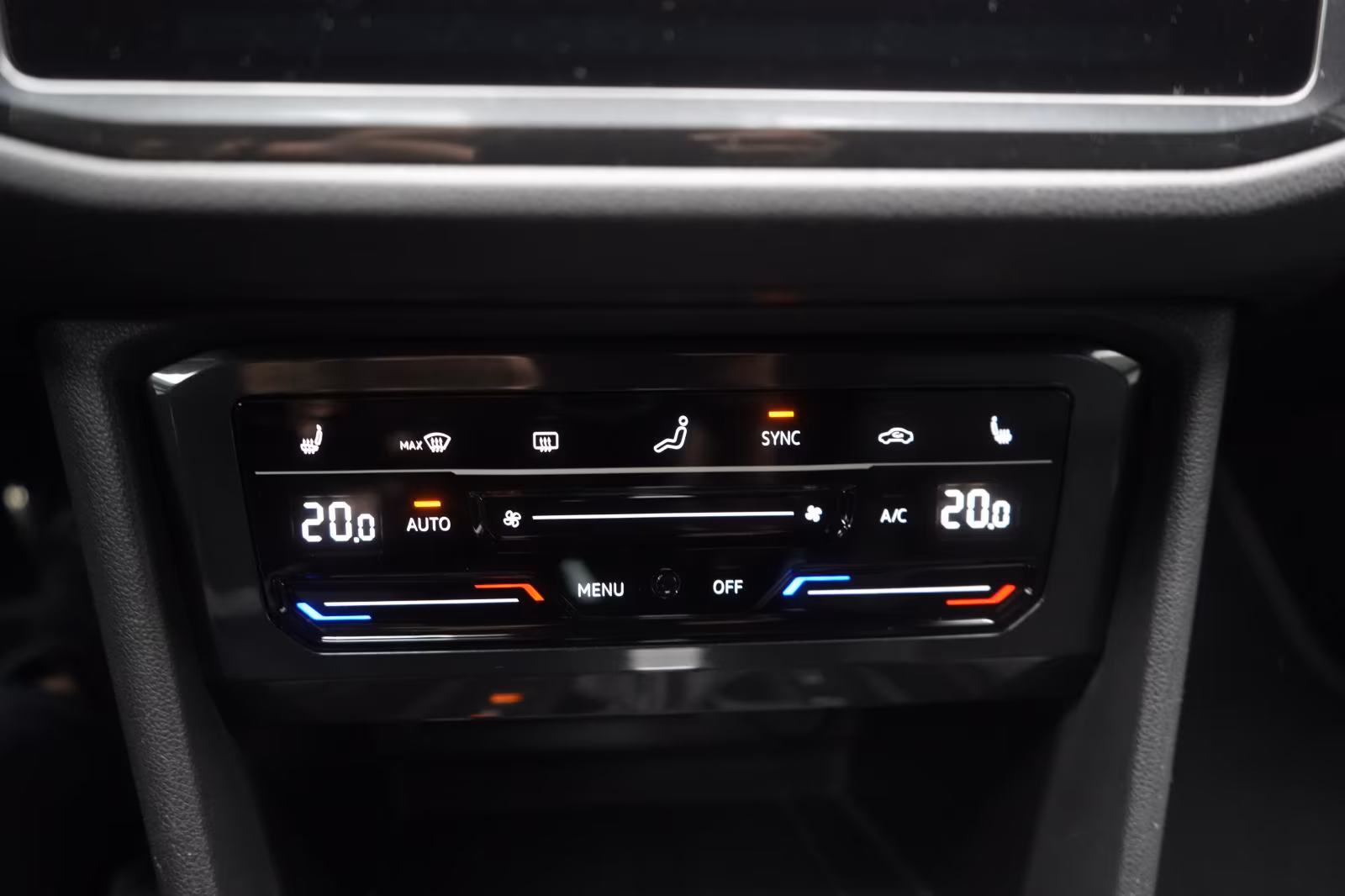 (B-655) Volkswagen Tiguan 2.0 TDI DSG R Line ACC/Virtual/Lane/AHK/ - Image 14