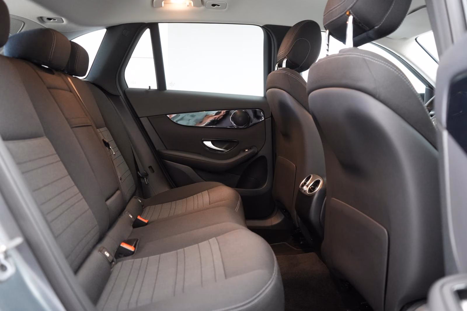 (B-582) Mercedes-Benz GLC 220 d 4Matic 9G-TRONIC Temp/Kamera/HU - Image 11