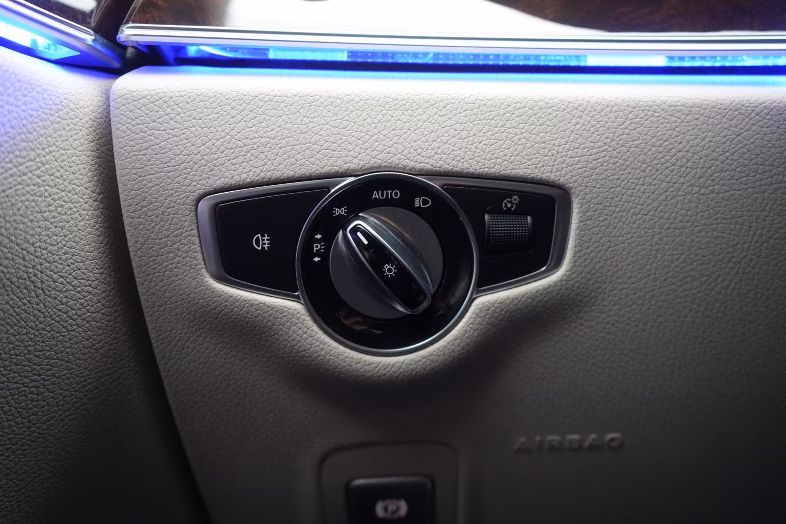 (B-541) Mercedes-Benz E 220 d T 9G-Tronic Navi/Temp/Kamera/AHK/ - Image 13