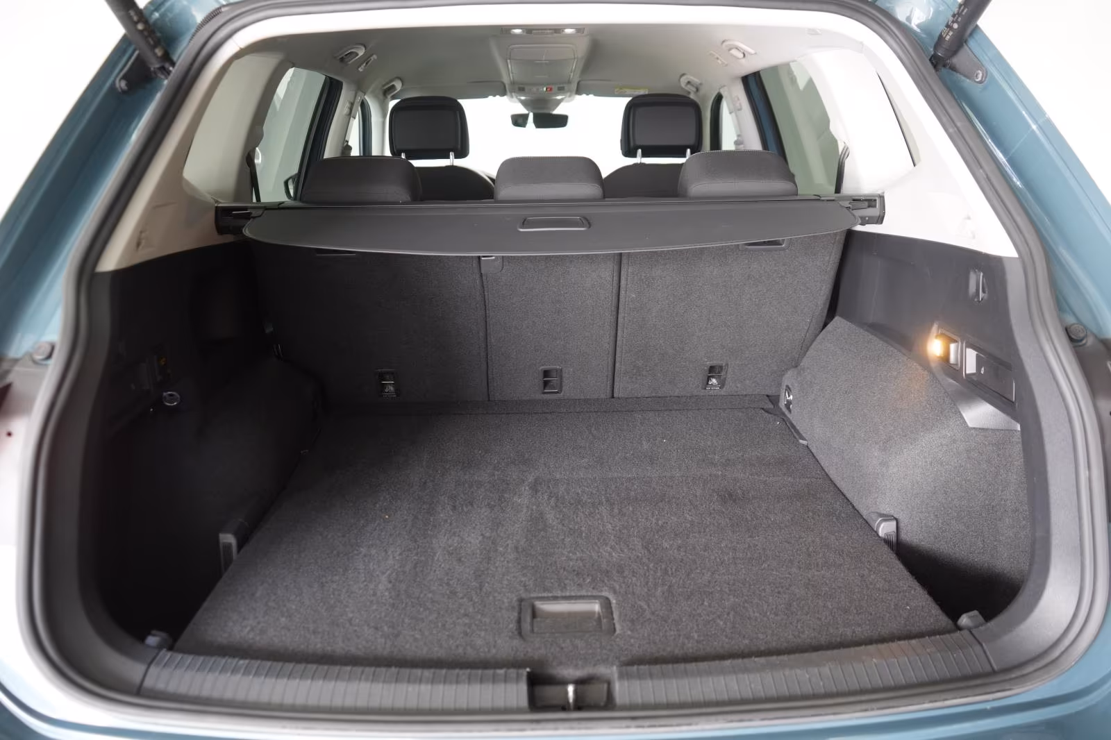 (B-623) Volkswagen Tiguan Allspace 2.0 TDI 4Motion DSG Elegance AHK - Image 32