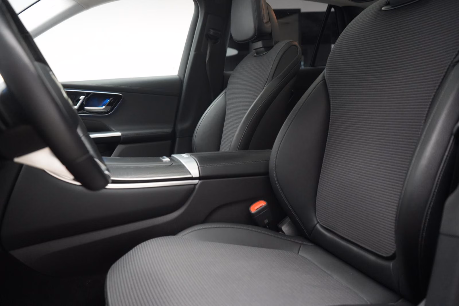 (B-687) Mercedes-Benz GLC 220 d 4Matic 9G-T Avantgarde Distronic/Kam - Image 6