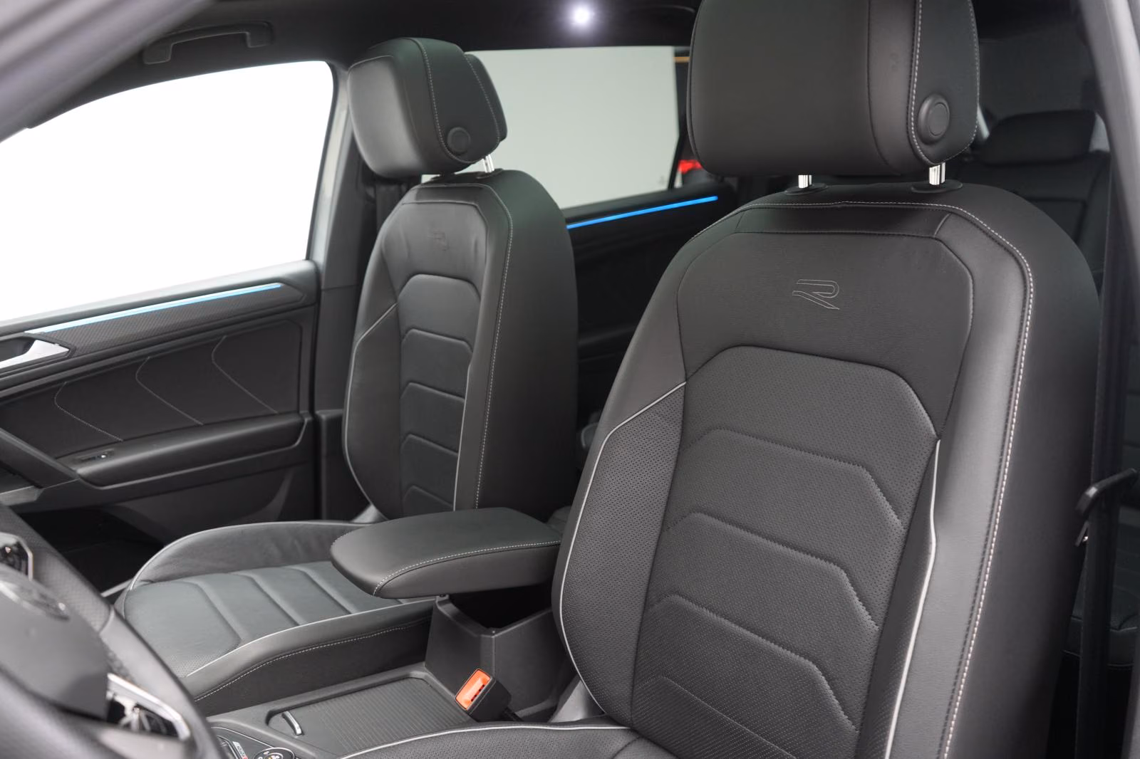 (B-160) Volkswagen Tiguan Allspace 2.0 TDI 4Motion R-Line Leder/ACC - Image 7