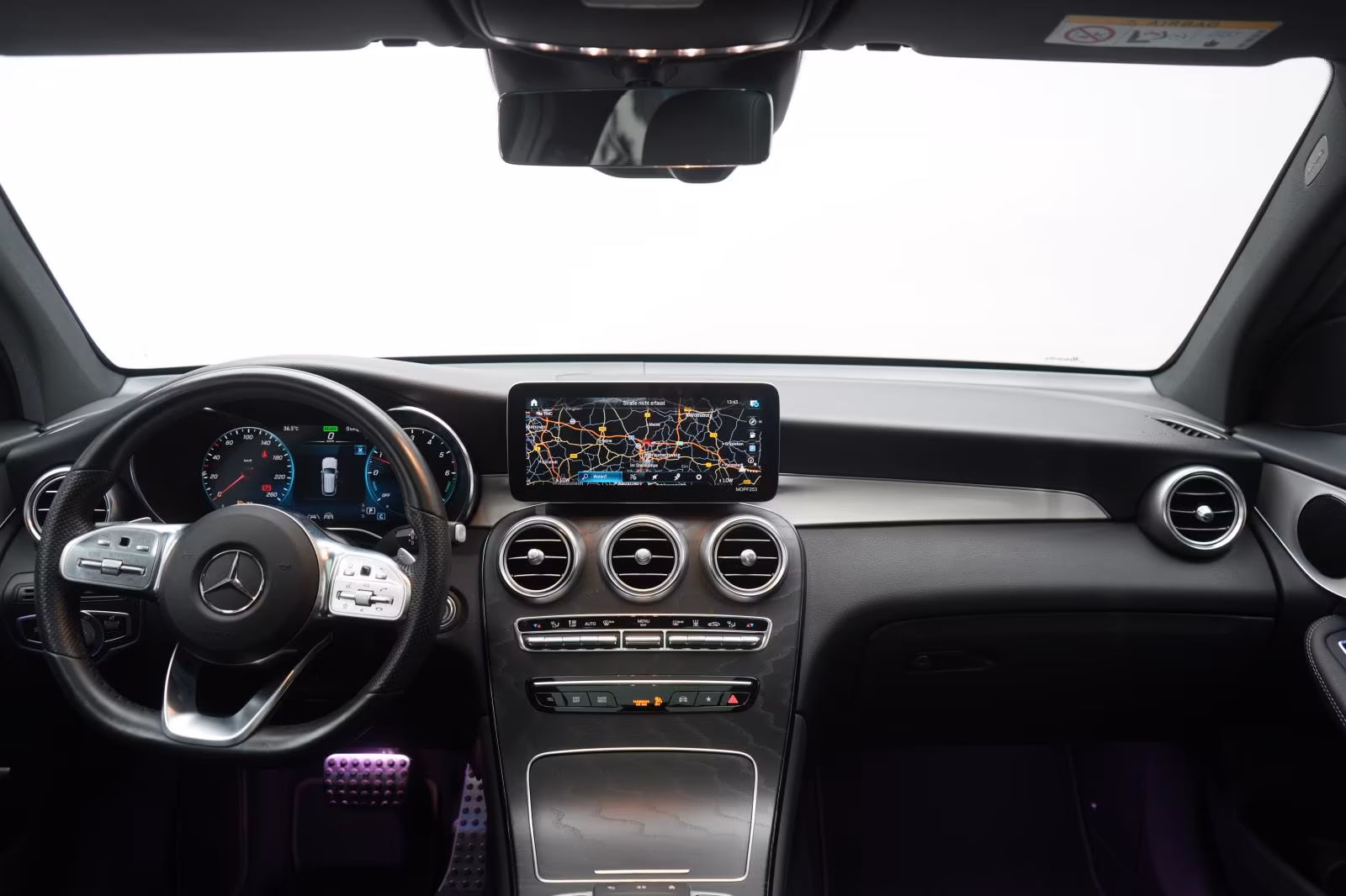 (B-297) Mercedes-Benz(Hybrid) GLC 300 de 4Matic AMG Distronic/kamera/Pano/ - Image 15