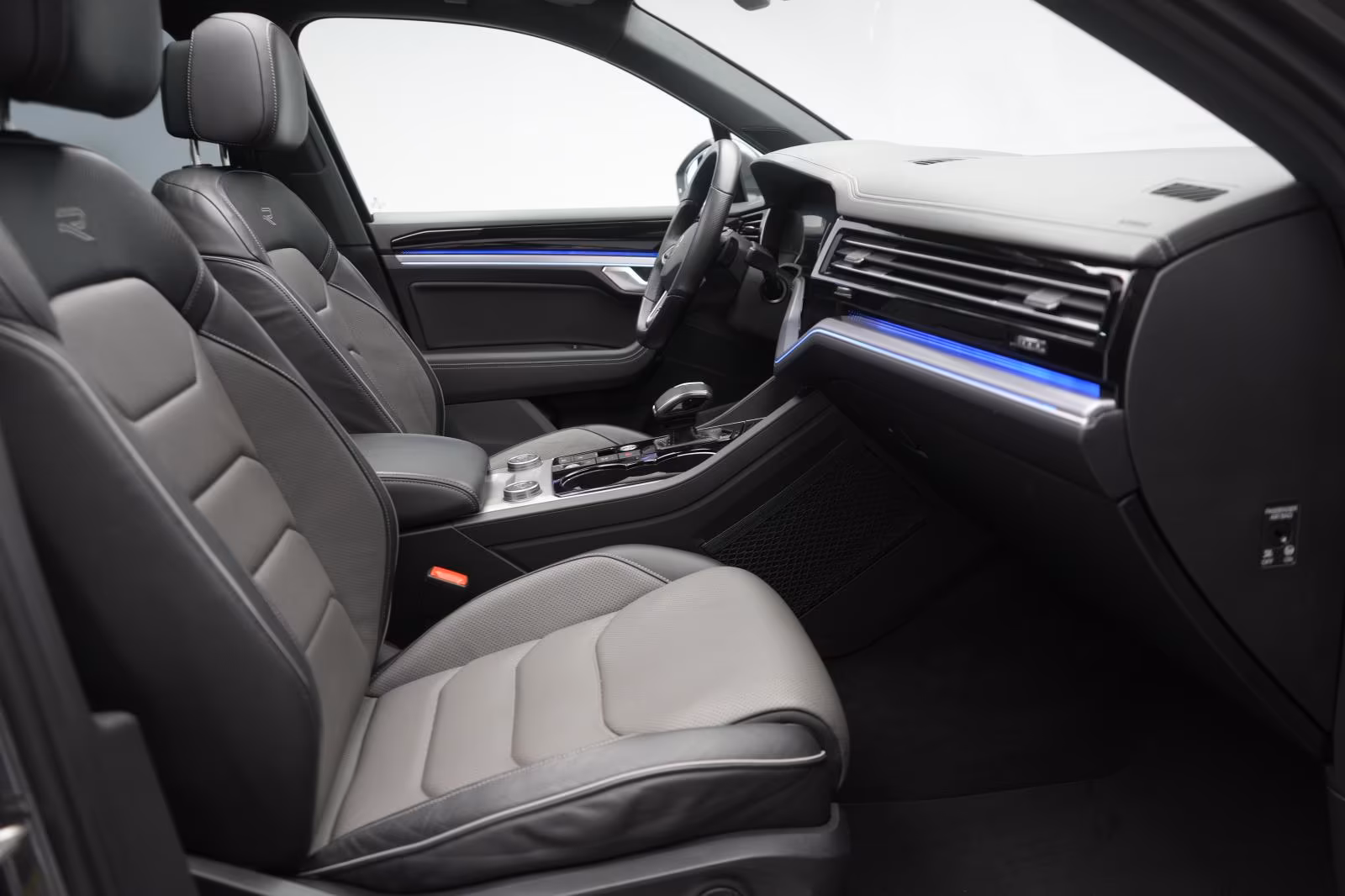 (B-411) Volkswagen Touareg 3.0 V6 TDI 4Motion R-Line Leder/ACC/Kame - Image 9