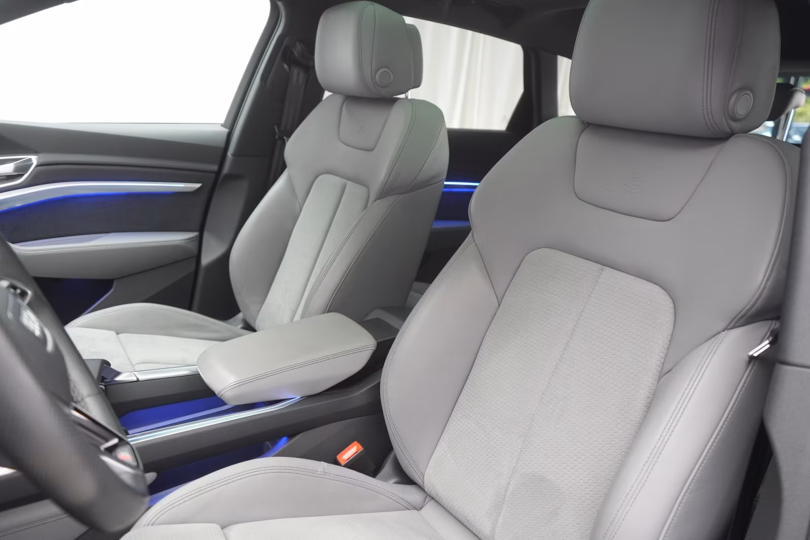(B-587) Audi e-tron 55 quattro S line Matrix/Kamera/Pano/Virt - Image 7