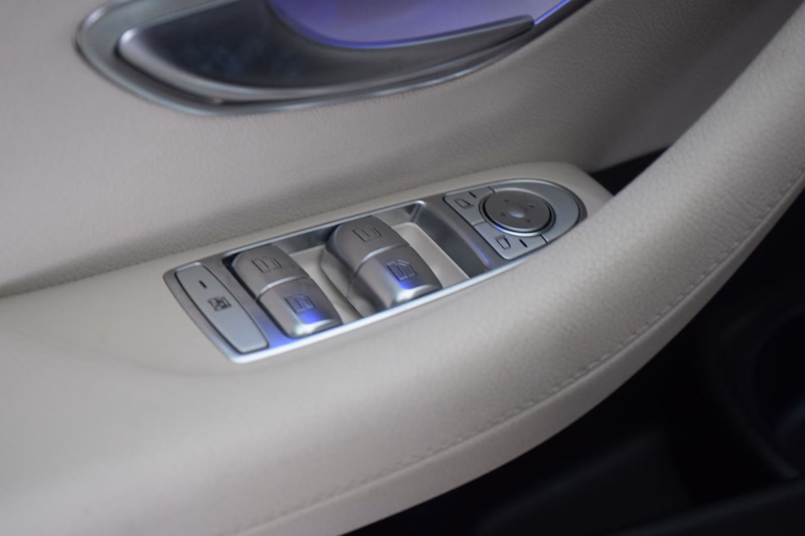 (B-724) Mercedes-Benz(Hybrid) E 300 de T 9G-Tronic AMG CarPlay/Temp/Kamera - Image 16