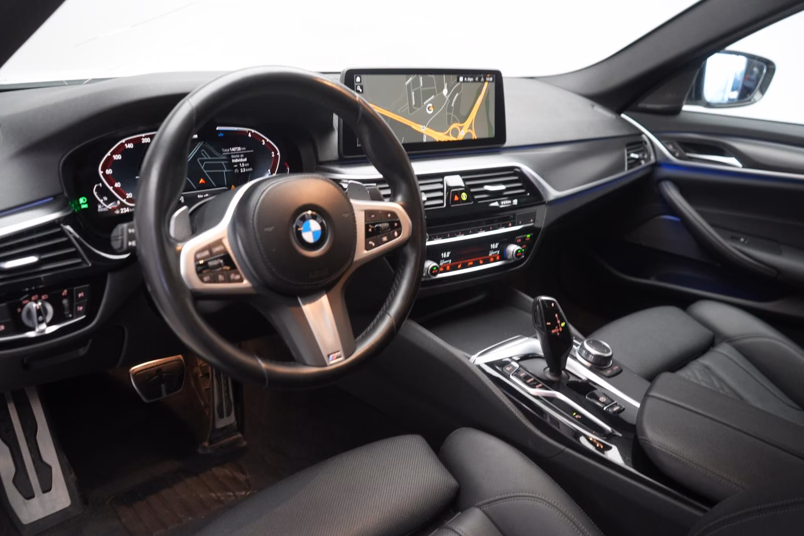 (B-323) BMW 520 d M-Sport Leder/Temp/Kamera/H&K/Carplay - Image 6