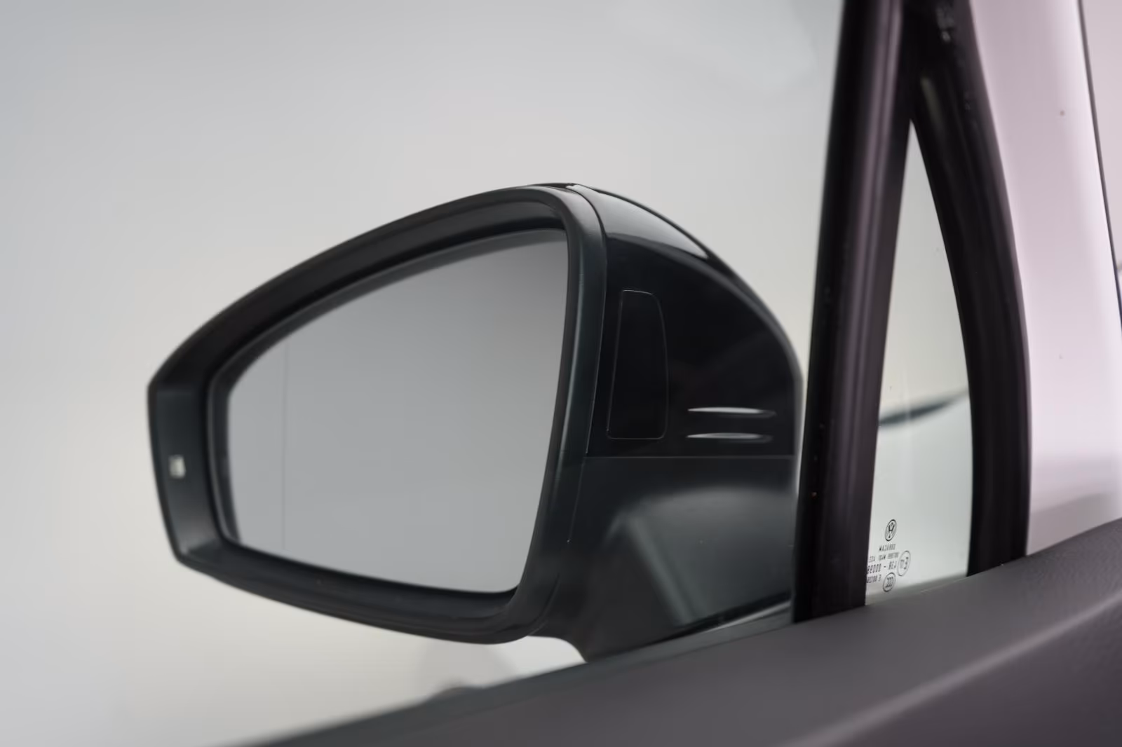 (B-422) Volkswagen(Hybrid) Tiguan 1.4 eHybrid DSG R Line ACC/Leder/HUD/Virt - Image 26