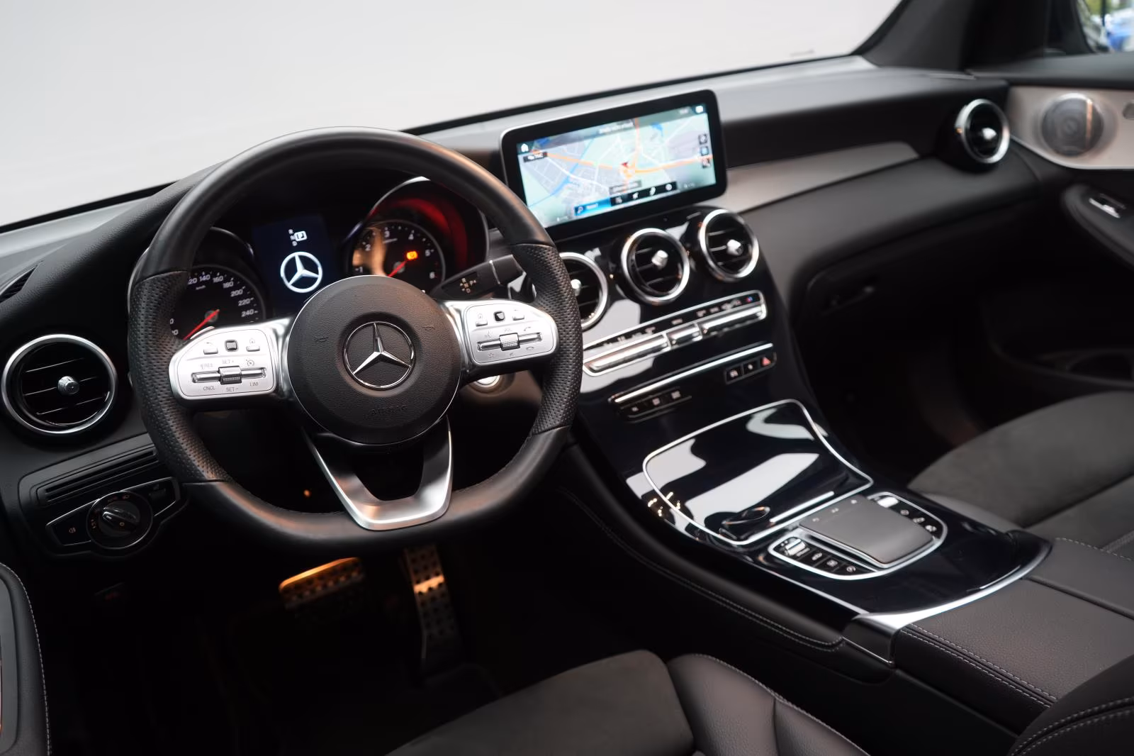 (B-274) Mercedes-Benz GLC 220 d 4Matic 9G-Tronic AMG Navi/Temp/Bur - Image 7