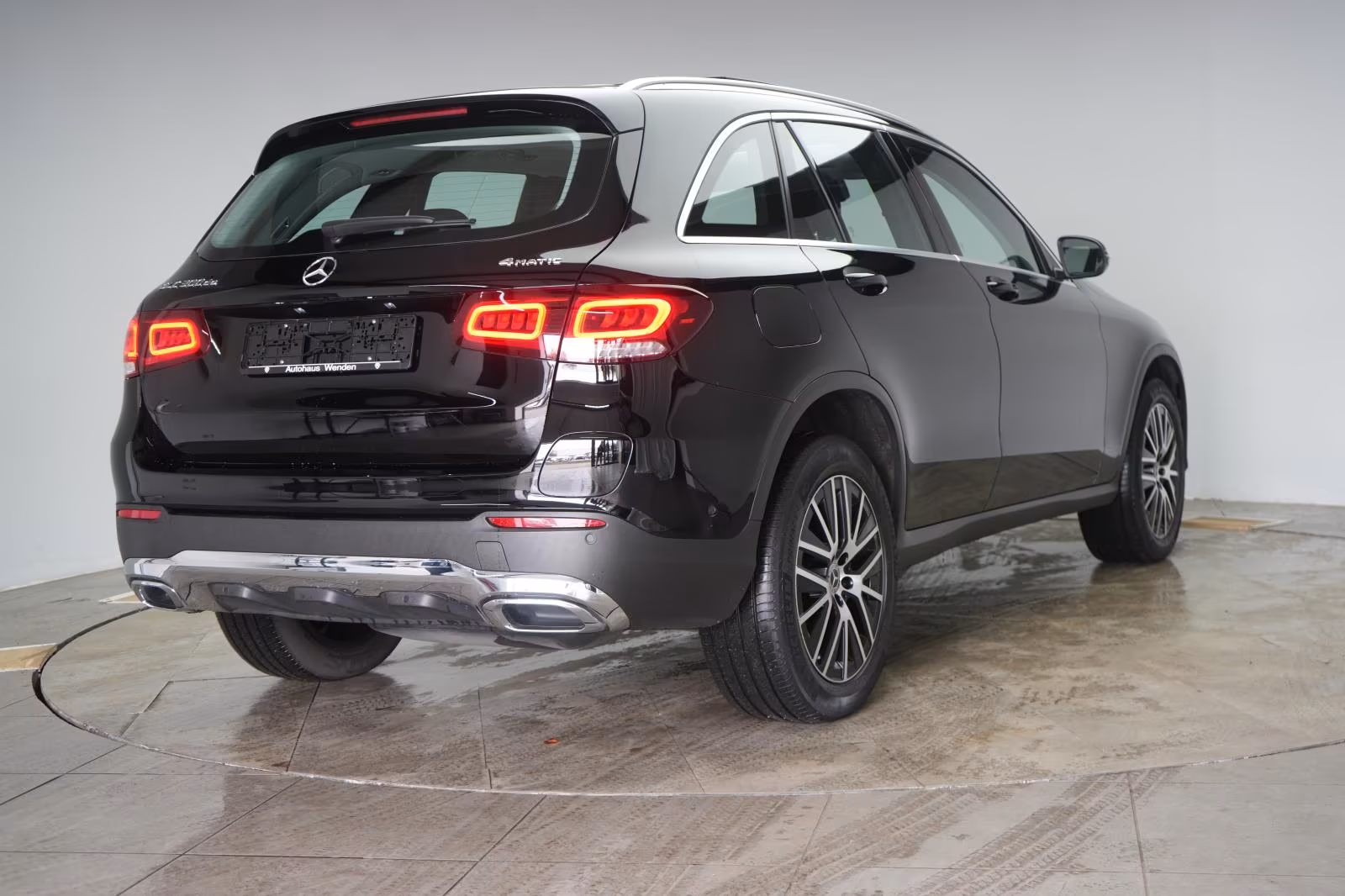 (B-354) Mercedes-Benz(Hybrid) GLC 300 de 4Matic 9G-Tronic Leder/Temp/Kamera - Image 4