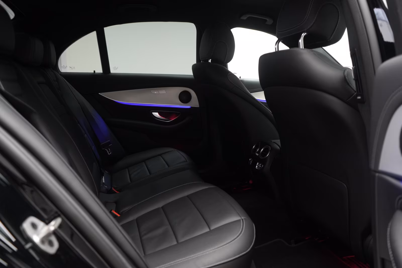 (B-329) Mercedes-Benz(Hybrid) E 300 de 9G-Tronic AMG Leder/Distronic/Kamera - Image 11