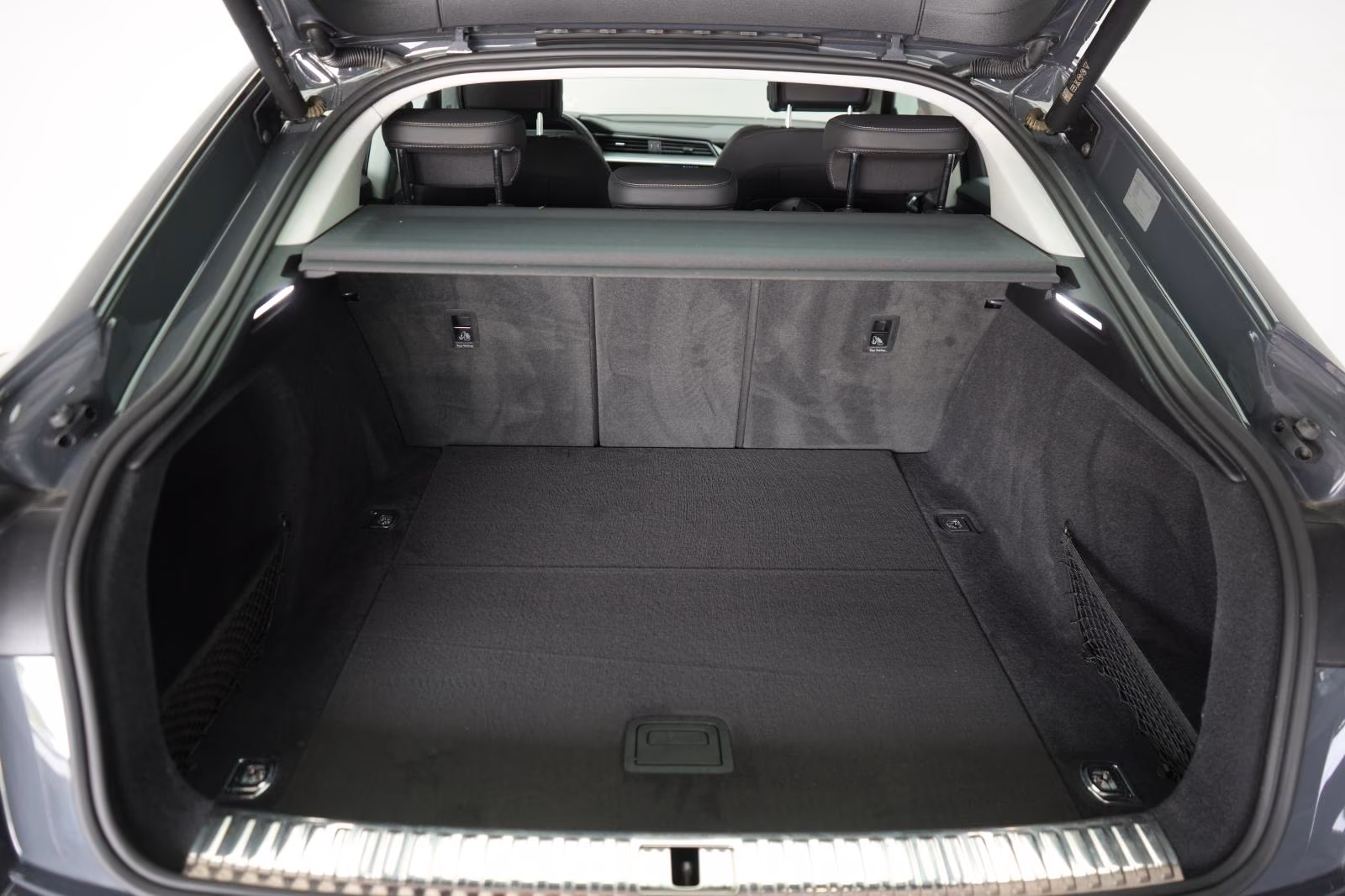 (B-653) Audi Q8 e-tron Sportback 55 quattro advanced - Image 26