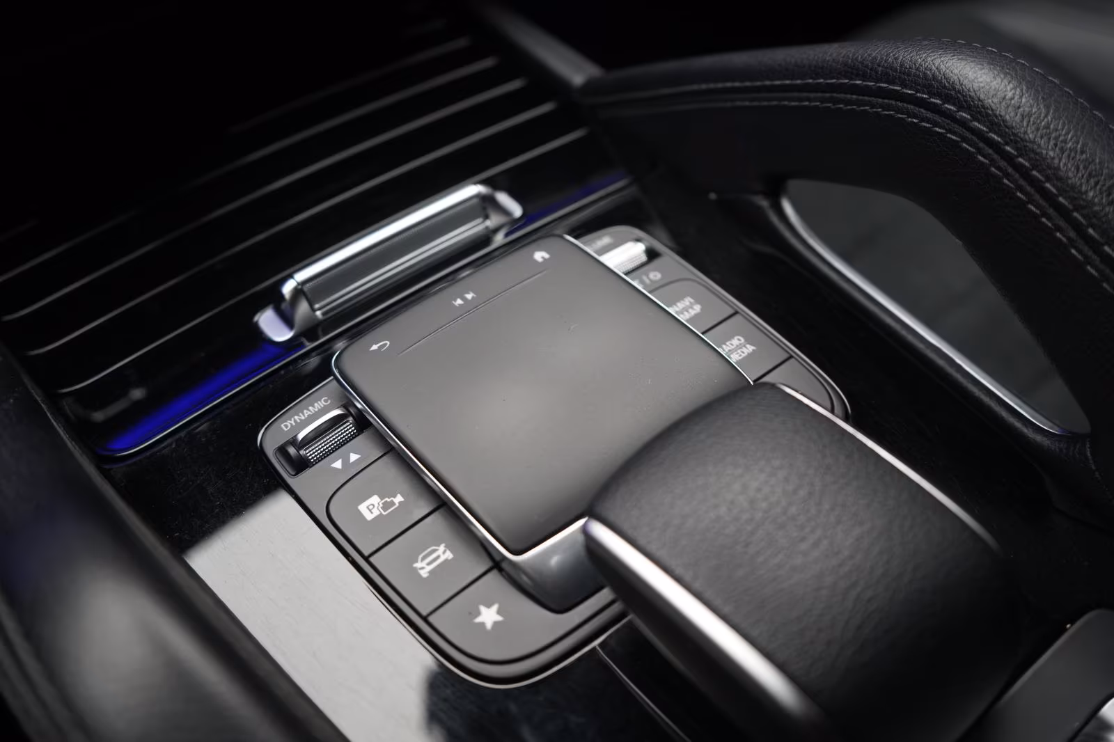 (B-197) Mercedes-Benz GLE 300 d 4Matic 9G-Tronic AMG Distronic/Kamer - Image 13