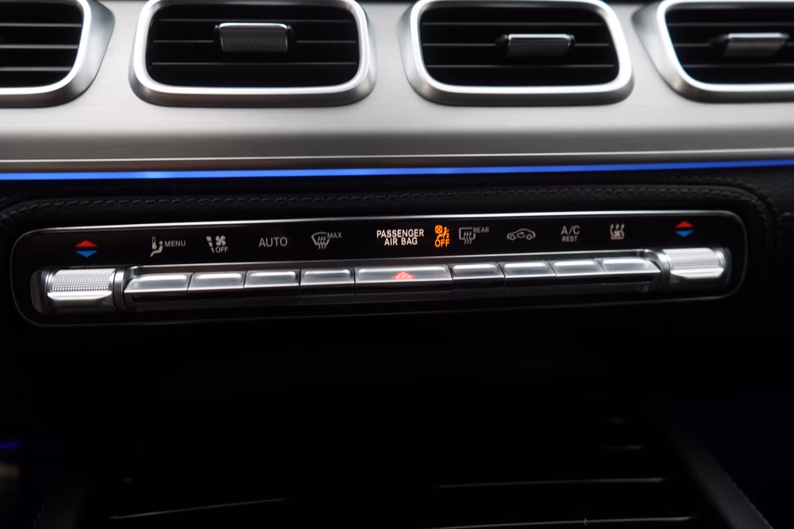 (B-392) Mercedes-Benz(Hybrid) GLE 350 de 4Matic 9G-Tronic AMG Distronic/Softcl  - Image 18