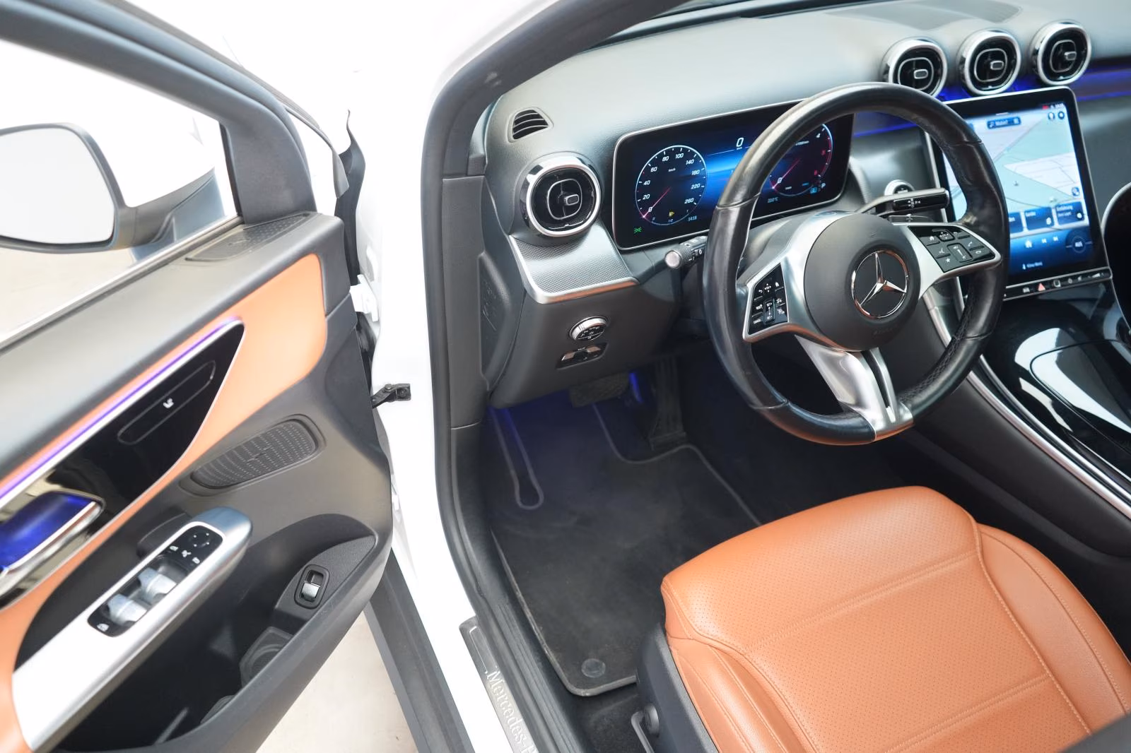 (B-678) Mercedes-Benz GLC 220 d 4Matic 9G-Tronic Avantgarde Distroni - Image 7