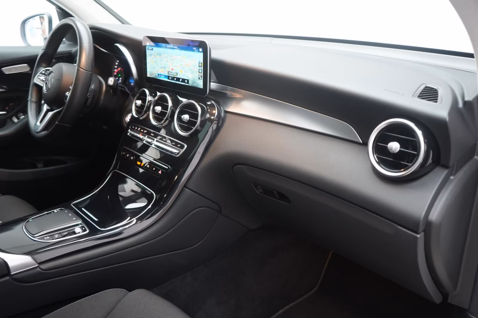 (B-728) Mercedes-Benz GLC 220 d 4Matic 9G-Tronic Distronic/Kamera/Pan - Image 10