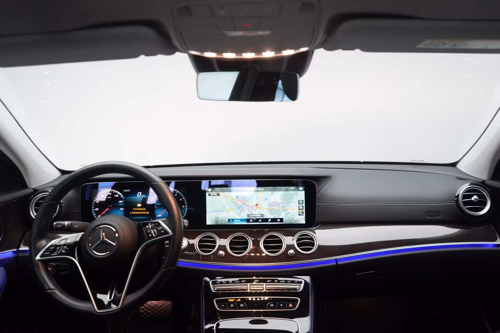 (B-128) Mercedes-Benz(Hybrid) E 300 de 9G-Tronic Exclusive Leder/Distronic/Ka - Image 16
