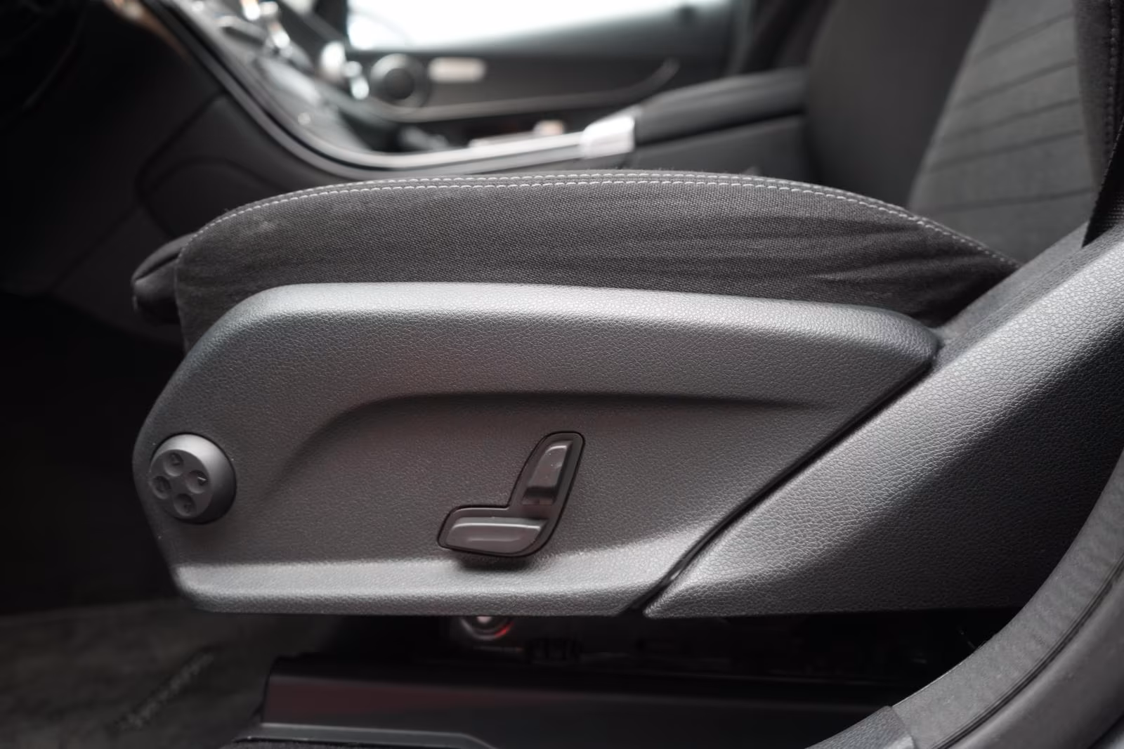 (B-675 ) Mercedes-Benz GLC 220 d 4Matic 9G-Tronic Distronic/Kamera/Virt - Image 19