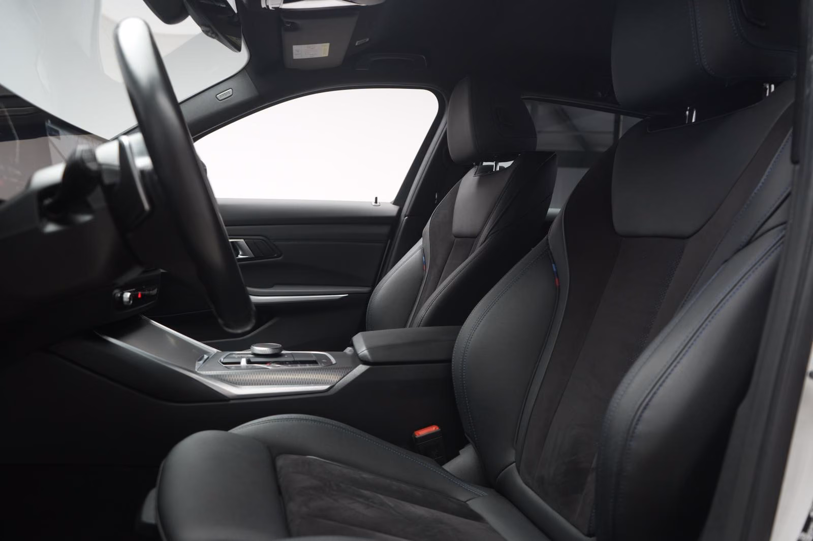 (B-409) BMW 320 i Touring M Sport ACC/Kamera/AHK/Lane/CarPla - Image 6