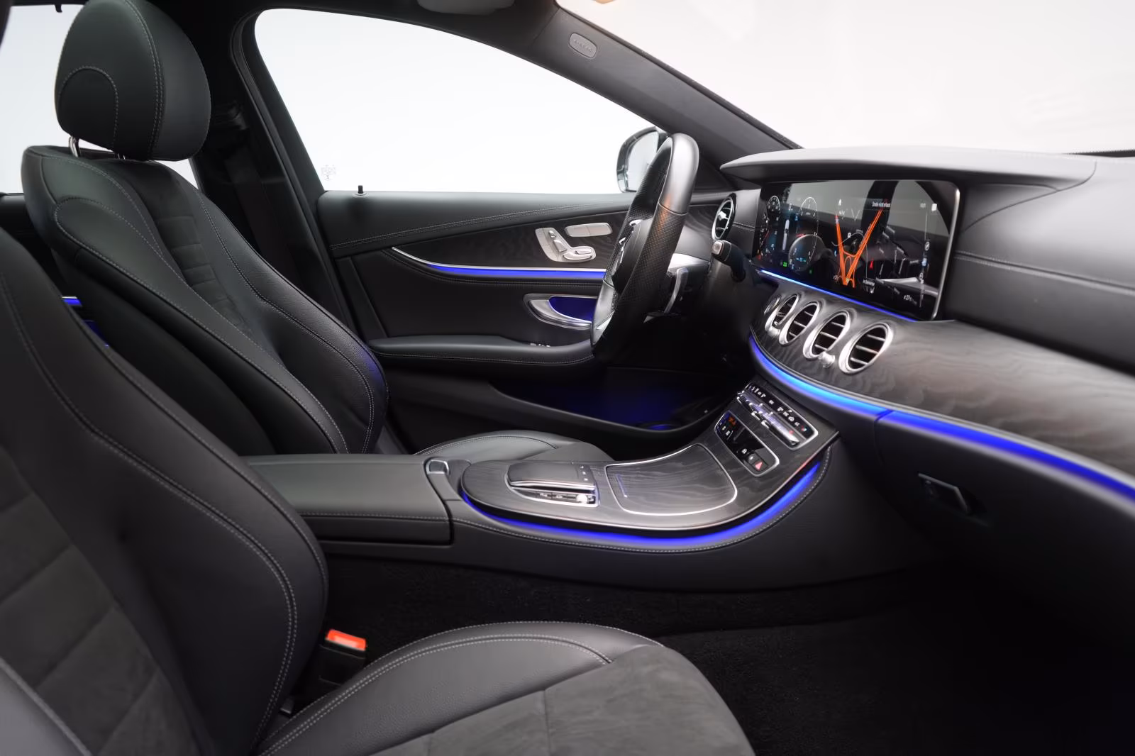 (B-198) Mercedes-Benz E 300 d 4Matic T 9G-Tronic AMG Distronic/Kamera/ - Image 9
