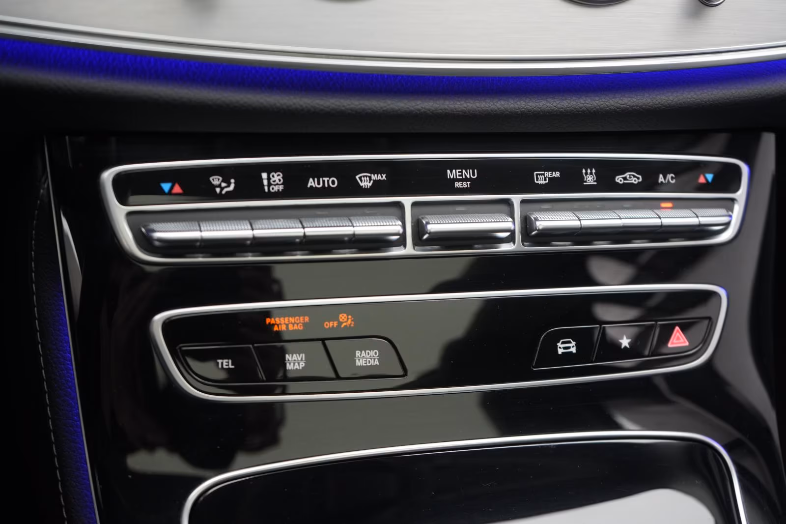 (B-360) Mercedes-Benz(Hybrid) E 300 e T 9G-Tronic Avantgarde Temp/Kamera/Pa - Image 15