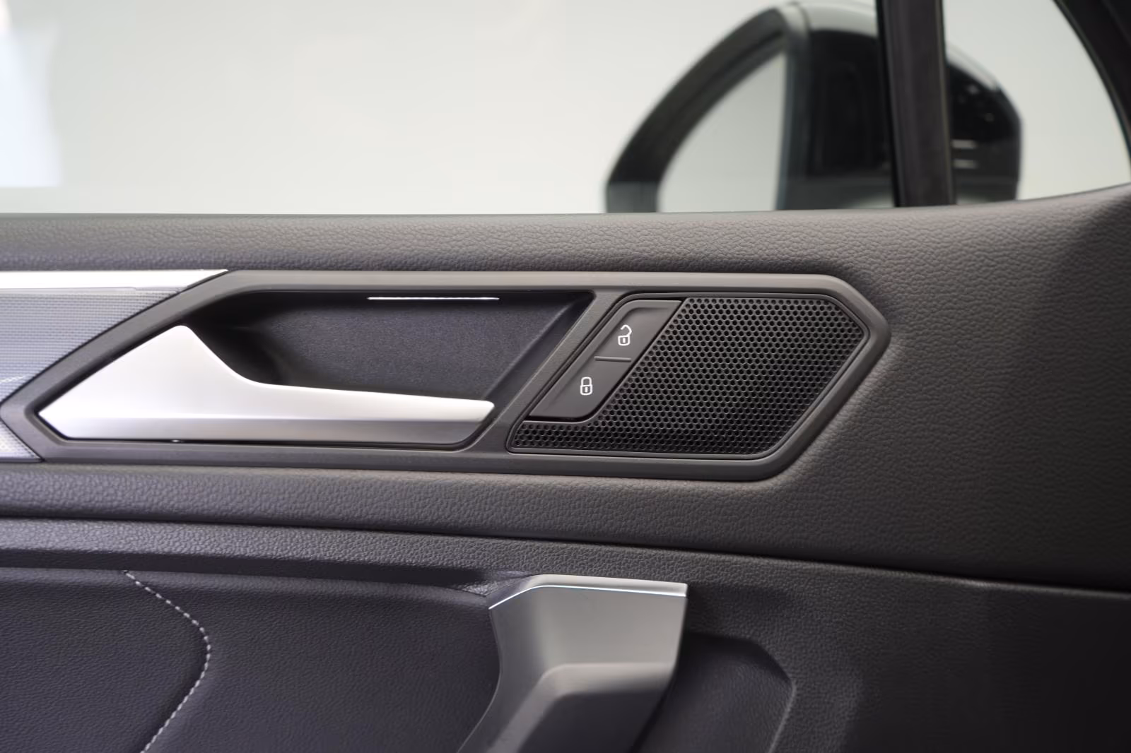 (B-770) Volkswagen Tiguan Allspace 2.0 TDI 4Motion DSG R line Navi/ - Image 9