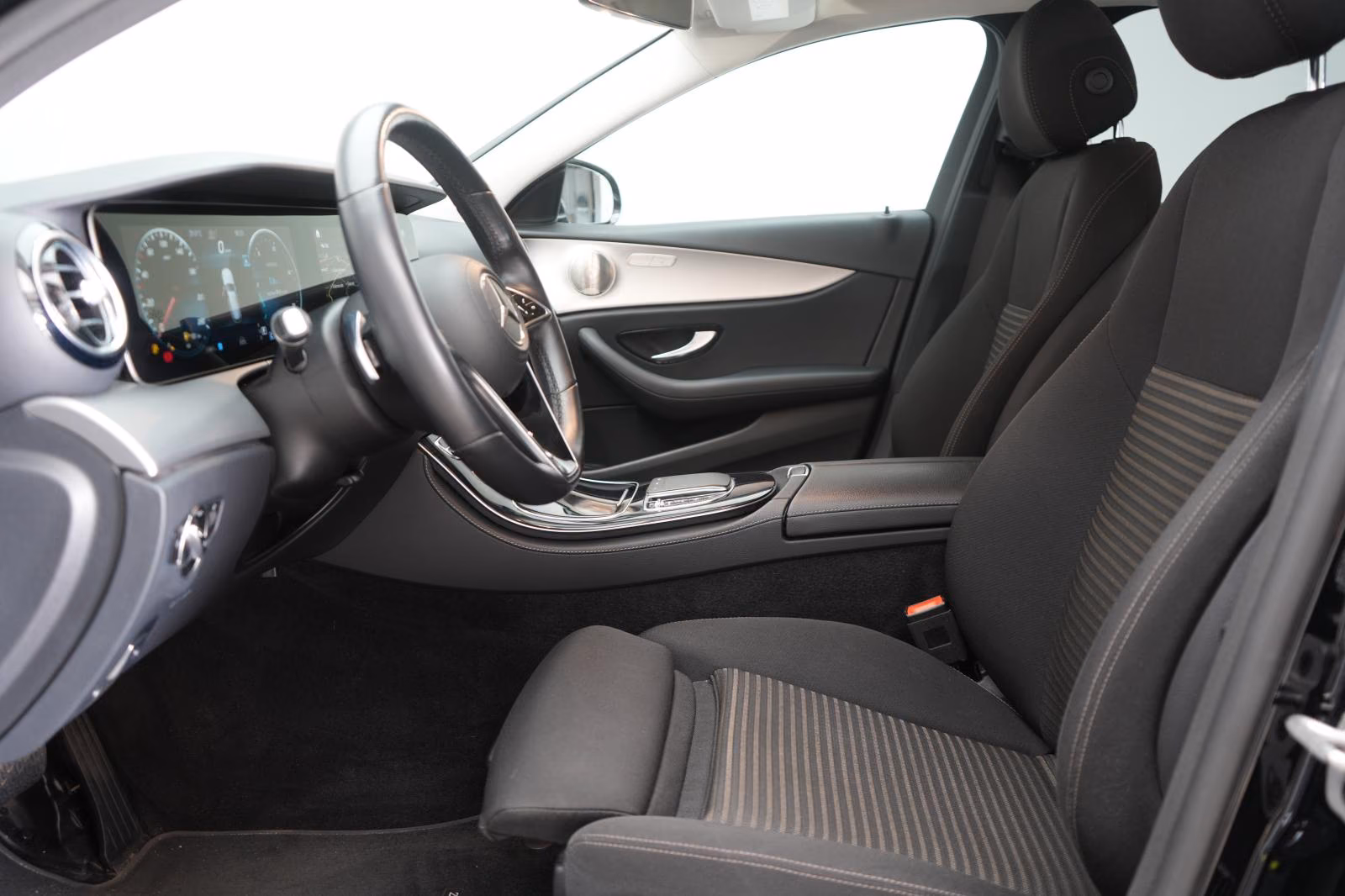 (B-250) Mercedes-Benz E 220 d 4Matic T 9G-Tronic Distronic/Kamera/Burm - Image 6