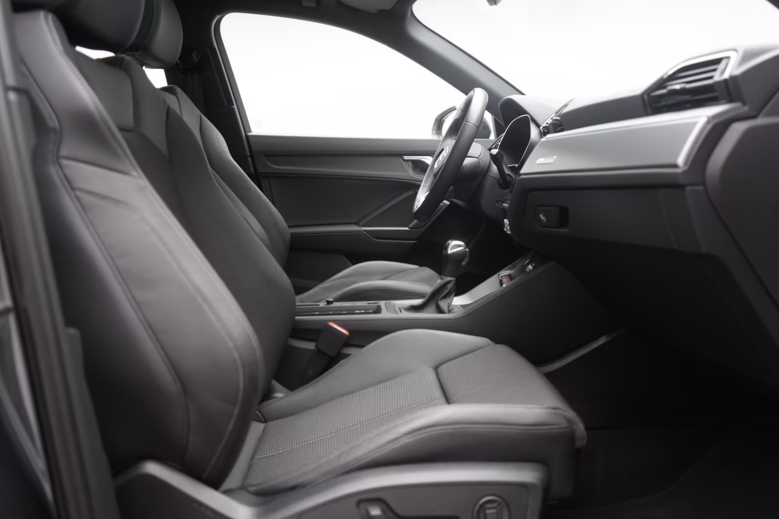 (B-291) Audi Q3 35 TDI S tronic S line Temp/Virtual/Pano/Lane - Image 9